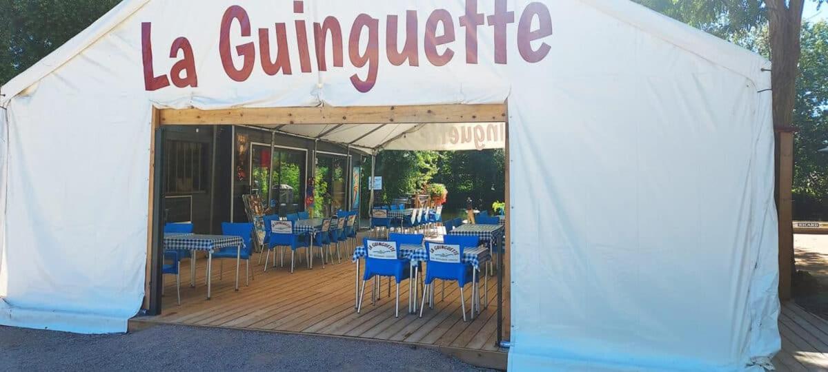 Tonneau Herbergement Insolite Au Camping Des Nieres Ebreuil ภายนอก รูปภาพ